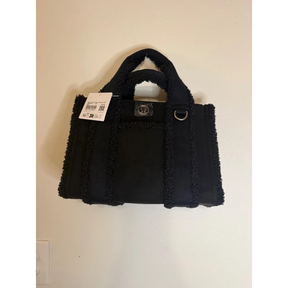 Lululemon Boxy Tote Mini Faux Shearling Trim Black 4.5L Crossbody $148 MSRP NWT